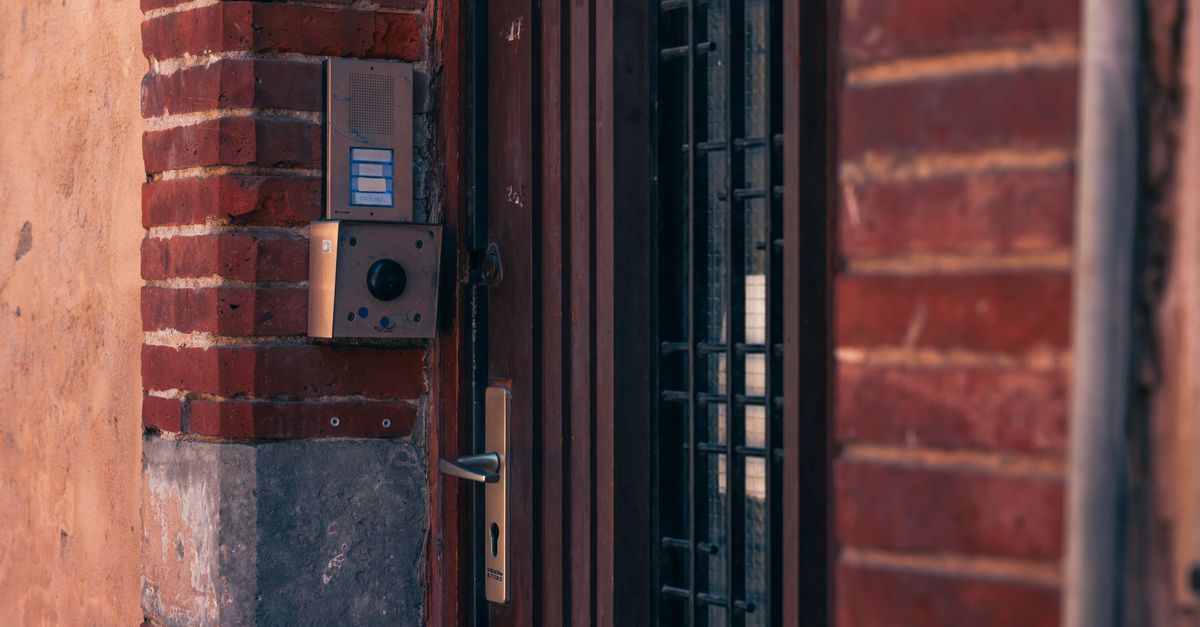 Is 24/7 Locksmith Service Worth Calling? The Calls Nobody Plans For — South Bronx Locksmith